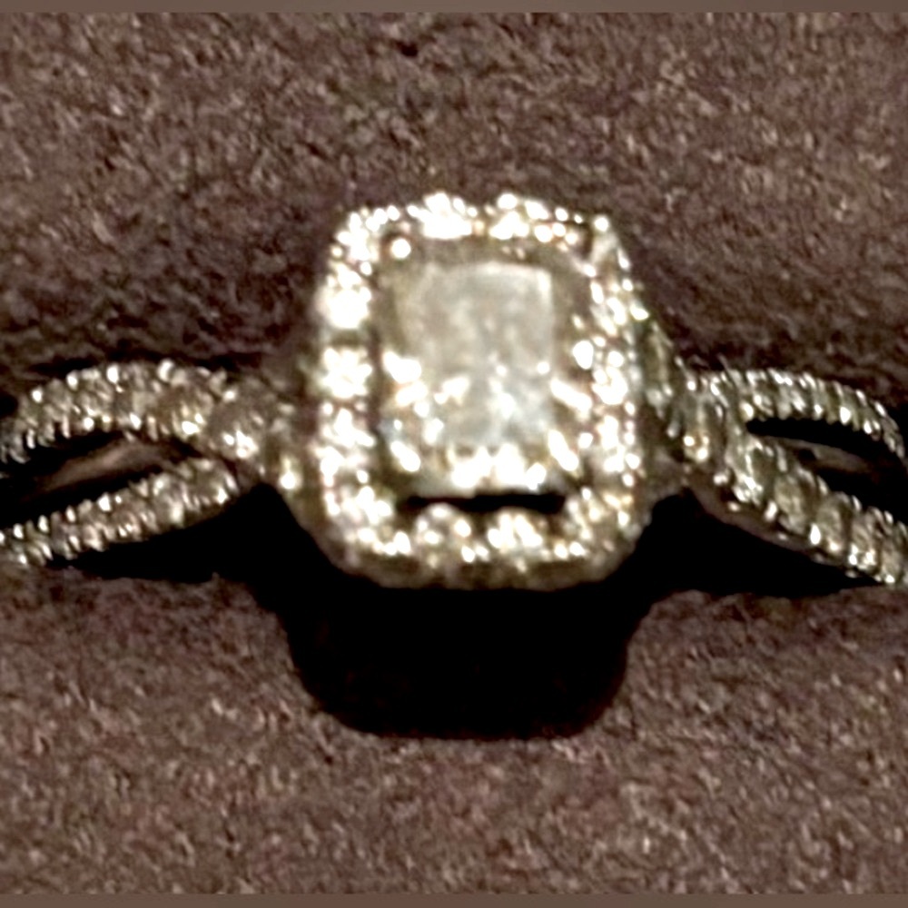 Designer Neil Lane Radiant Cut Halo 14k WG Engagement Ring Sz7 Rare Kay Jewelers